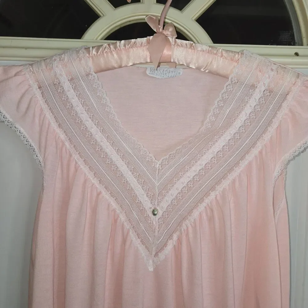 Vintage Vassarette Lacy Light Pink Nightgown Size Medium V Neck 35" L x 24" Wide - Picture 2 of 12
